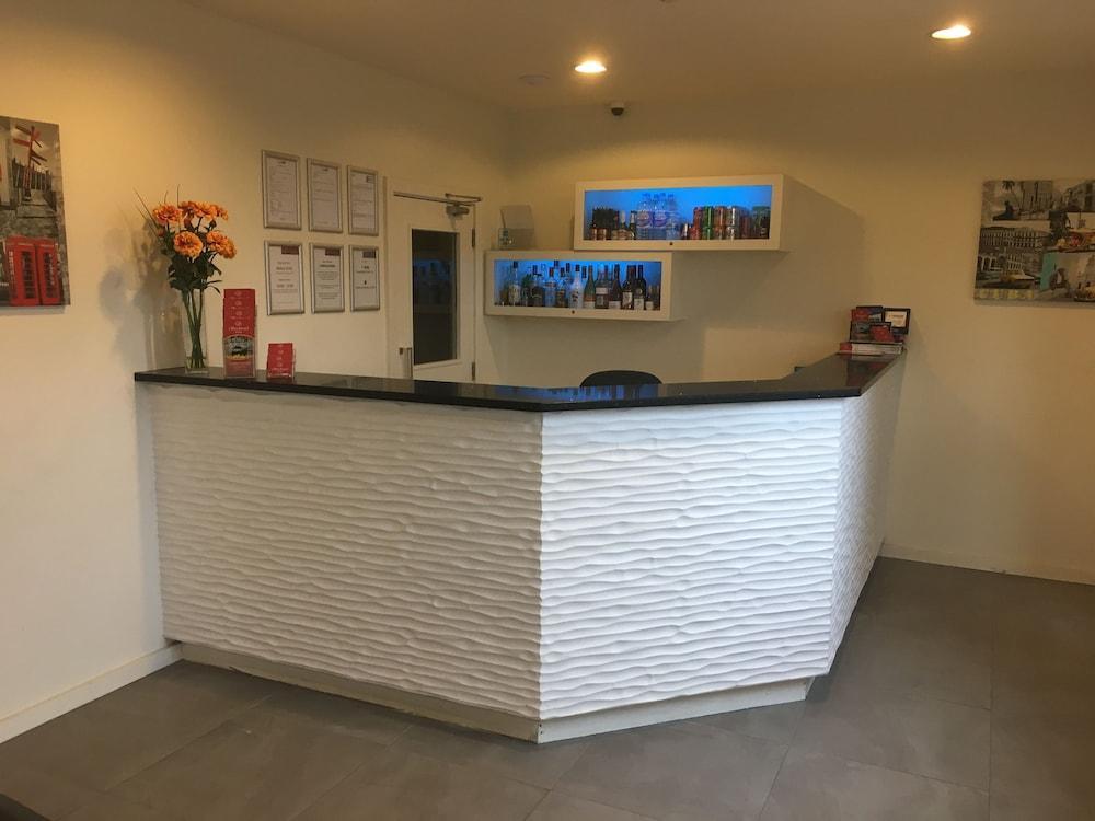 Stockwood Hotel - Luton Airport Eksteriør billede