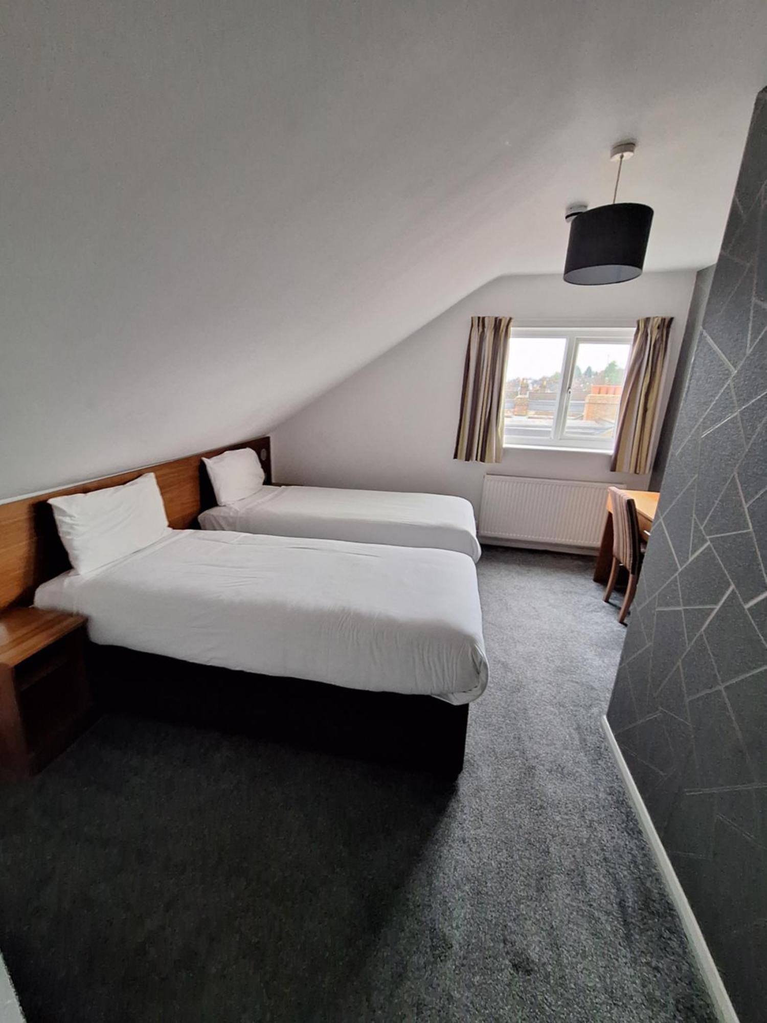 Stockwood Hotel - Luton Airport Eksteriør billede