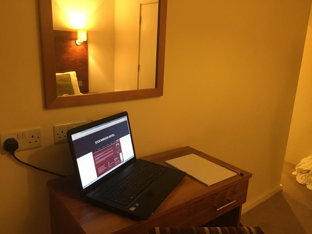 Stockwood Hotel - Luton Airport Eksteriør billede